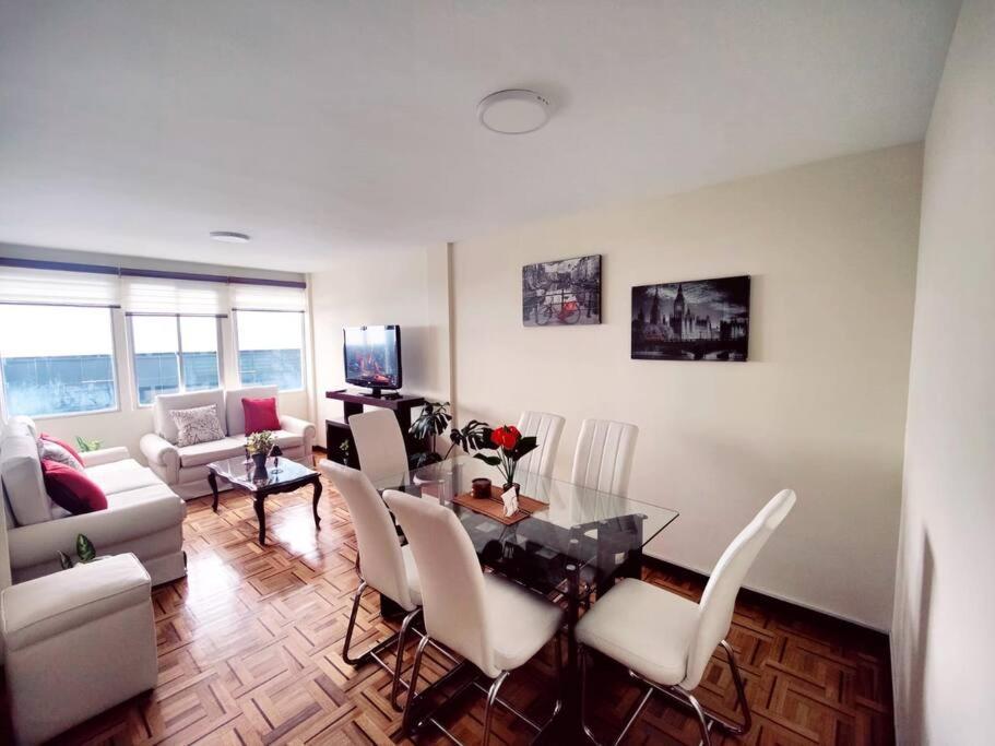 Comodo, Amplio Y Centrico Apartamento En Sopocachi La Paz Luaran gambar